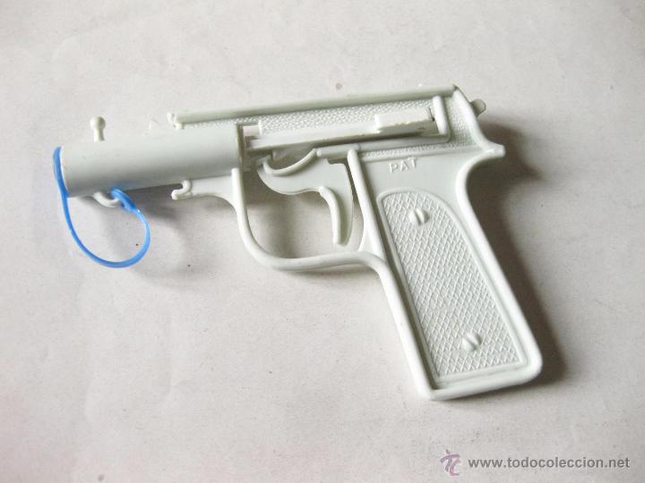 Juguetes antiguos y Juegos de colecci&oacute;n: PISTOLA DE PLASTICO TIRACHINAS