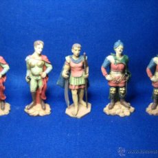 Juguetes antiguos y Juegos de colección: 5 FIGURAS DE ROMANOS