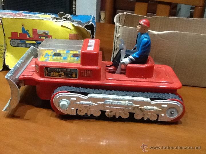 Giocattoli antichi e Giochi di collezione: Bulldozer clim, con caja