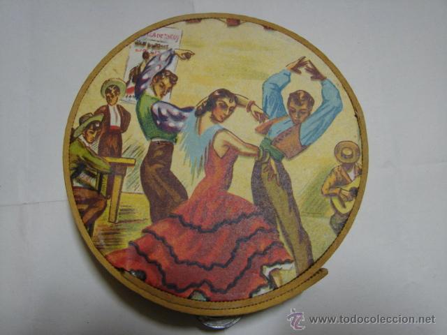 Juguetes antiguos y Juegos de colecci&oacute;n: ANTIGUA PANDERETA CON ESCENA DE BAILE