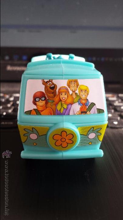 Juguetes antiguos y Juegos de colecci&oacute;n: MYSTERY MACHINE DE SCOOBY DOO, CON MECANISMO GIRATORIO PARA QUE ANDE; MUY BUEN ESTADO; 7 CMS. x 4 CM