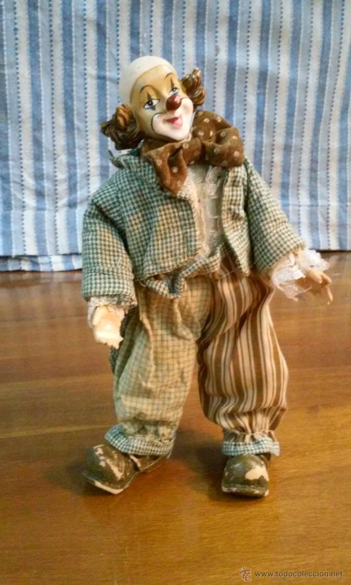 Juguetes antiguos y juegos de colecci&oacute;n: Bonito payaso flexible. Adopta distintas posturas. Original vestimenta. 20 cent&iacute;metros