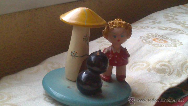 Juguetes antiguos y Juegos de colecci&oacute;n: COMPOSICION MOVIL DE MADERA VINTAGE, SETA, GATO Y CHICA.