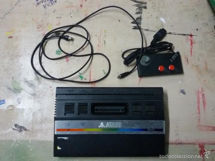 Juguetes antiguos y juegos de colecci&oacute;n: Consola atari 2600 - Foto 1