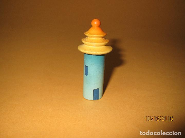 Juguetes antiguos y juegos de colecci&oacute;n: Antiguo Faro de Madera a Estrenar para Agujas o Alfileres de Juegos de Mu&ntilde;ecas  - A&ntilde;o 1940-50s.