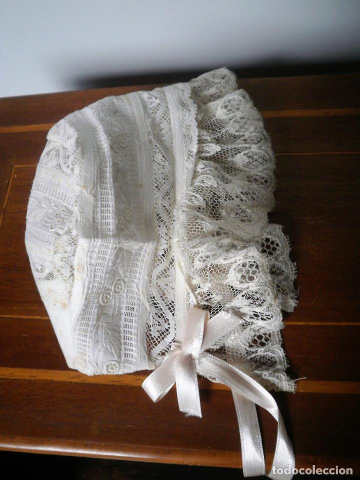 Juguetes antiguos y juegos de colecci&oacute;n: Gorrito para mu&ntilde;eca - Foto 2