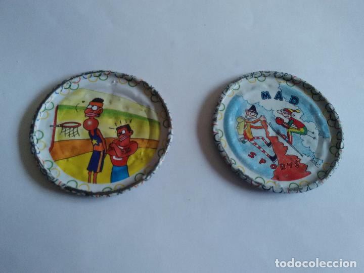 Juguetes antiguos y juegos de colecci&oacute;n: LOTE 2 TAZOS METAL RAPPERS MAGIC BOX INT. DEPORTES LOCOS: BALONCESTO, BASKET (N&ordm; 90), ESQU&Iacute; (N&ordm; 111)