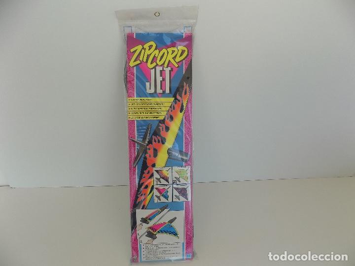Juguetes antiguos y juegos de colecci&oacute;n: PLANEADOR VOLADOR ZIPCORD JET DE HASBRO Original A&ntilde;o 91. Nuevo, a estrenar!