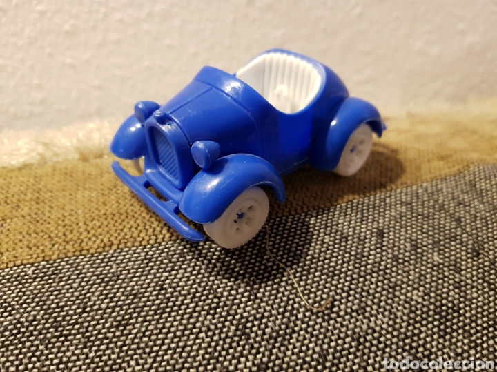 Juguetes antiguos y Juegos de colecci&oacute;n: coche guisval de material plastico