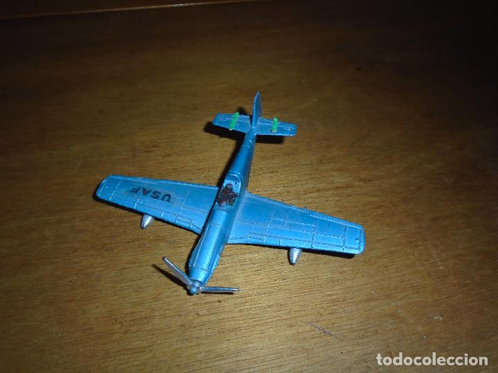 Juguetes antiguos y Juegos de colecci&oacute;n: ANTIGUO AVION MET&Aacute;LICO DE JUGUETE DE LA CASA ZYLMEX A&Ntilde;OS 7O MUSTANG P51-B