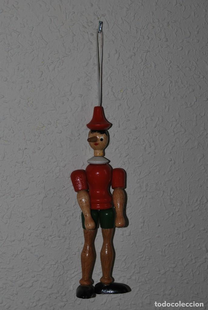 Juguetes antiguos y Juegos de colecci&oacute;n: PINOCHO DE MADERA - PARA POSAR O COLGAR - 18 CM