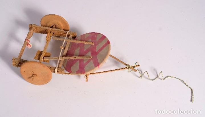 Juguetes antiguos y Juegos de colecci&oacute;n: Juguete artesano africano. Carro Tambor. Finales de los `80
