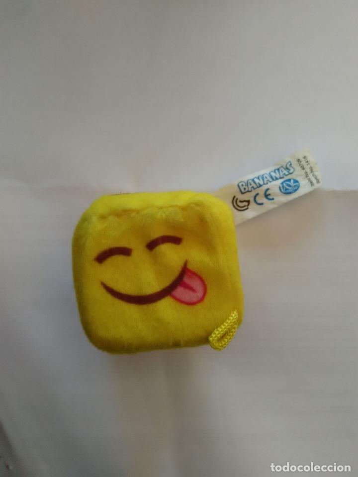 Jouets Anciens et Jeux de collection: MINI DADO AMARILLO CON EMOJI CARA SONRIENTE, TIPO LLAVERO