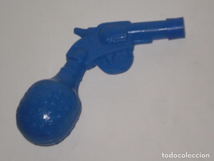 Juguetes antiguos y juegos de colecci&oacute;n: PISTOLA DE AGUA , BARATIJAS DE QUIOSCO DE LOS A&Ntilde;OS 70 . COLORES SURTIDOS