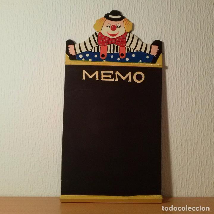 Juguetes antiguos y Juegos de colecci&oacute;n: Pizarra infantil para tiza con payaso. Hecha a mano. A&ntilde;os 90.