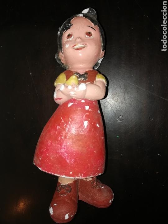 Juguetes antiguos y juegos de colecci&oacute;n: Vieja figura de yeso o escayola de heidi