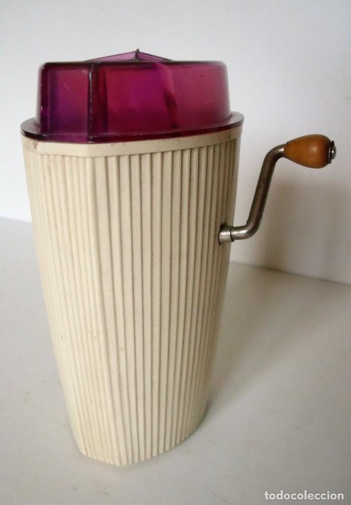 Juguetes antiguos y Juegos de colecci&oacute;n: MOLINILLO DE CAF&Eacute; DE JUGUETE. IMITACI&Oacute;N MOLINILLO EL&Eacute;CTRICO. FRANCIA. CA. 1950/60