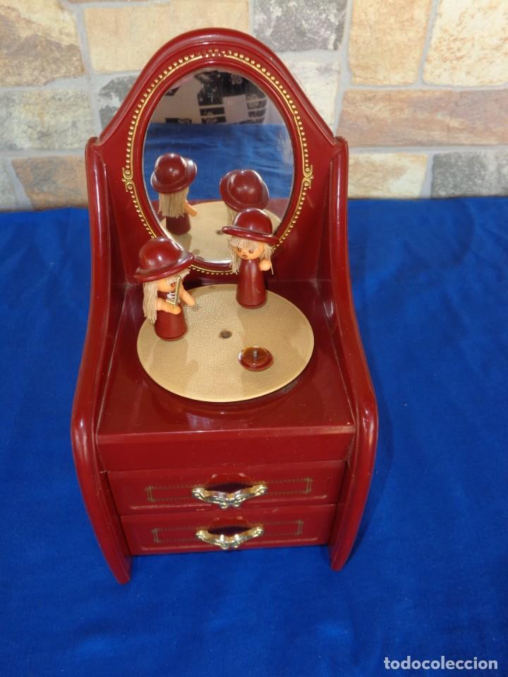 Juguetes antiguos y juegos de colecci&oacute;n: CAJA MUSICAL JUGUETES BERNABEU GISBERT SECRETITOS FUNCIONA LEER DESCRIPCION!