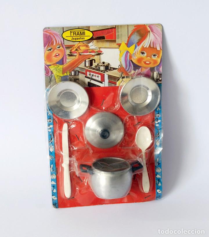 Juguetes antiguos y Juegos de colecci&oacute;n: Antiguo juguete blister con cacharritos de cocina. Juguetes Frami, Made in Spain. Nuevo, sin abrir.