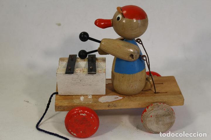 Juguetes antiguos y Juegos de colecci&oacute;n: coche pinocho musico madera made in czechoslbvakia