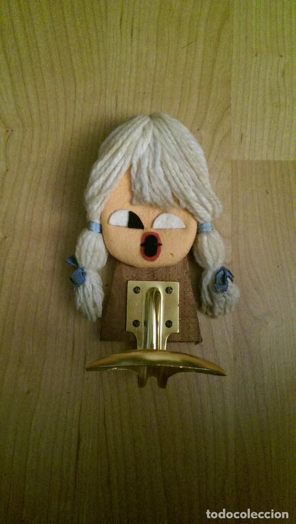 Giocattoli antichi e Giochi di collezione: ANTIGUO PERCHERO MU&Ntilde;ECA