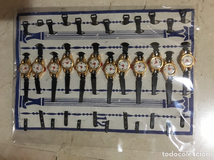 Giocattoli antichi e Giochi di collezione: Relojes de kiosco, como se ven