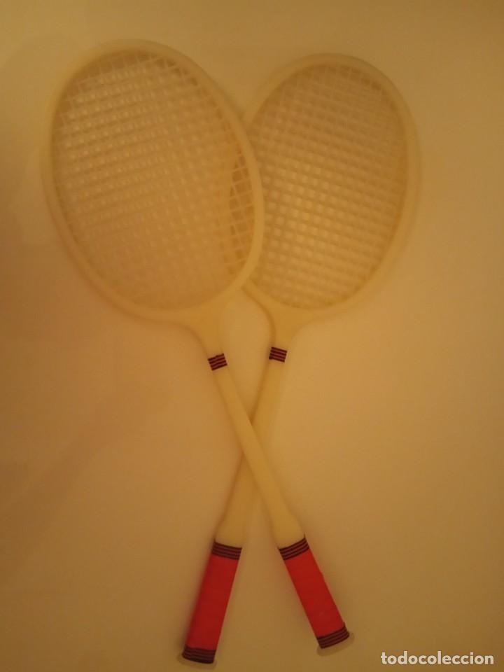 Dos grados Aparador servilleta raquetas de badminton de juguete años 80 - Buy Other antique toys and games  on todocoleccion