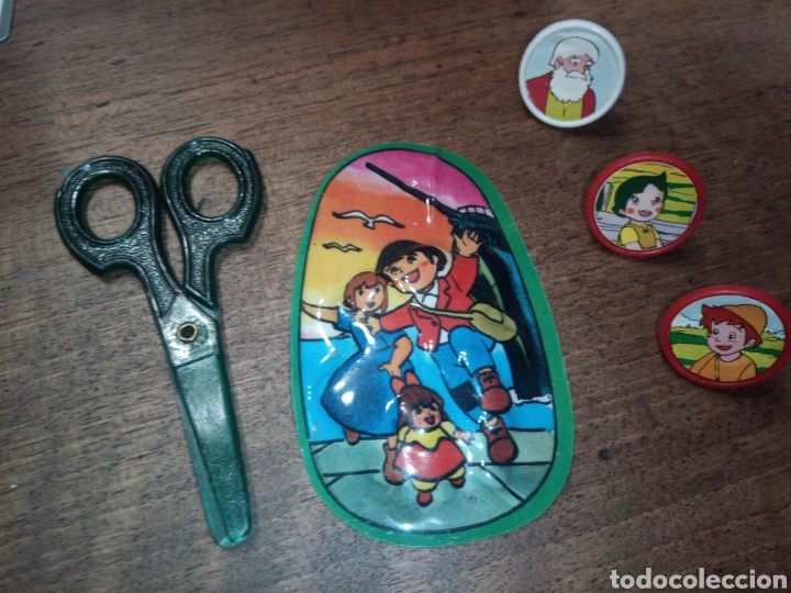 Juguetes antiguos y juegos de colecci&oacute;n: Kiosko. Anillas, tijeras y colgantes de Heidi