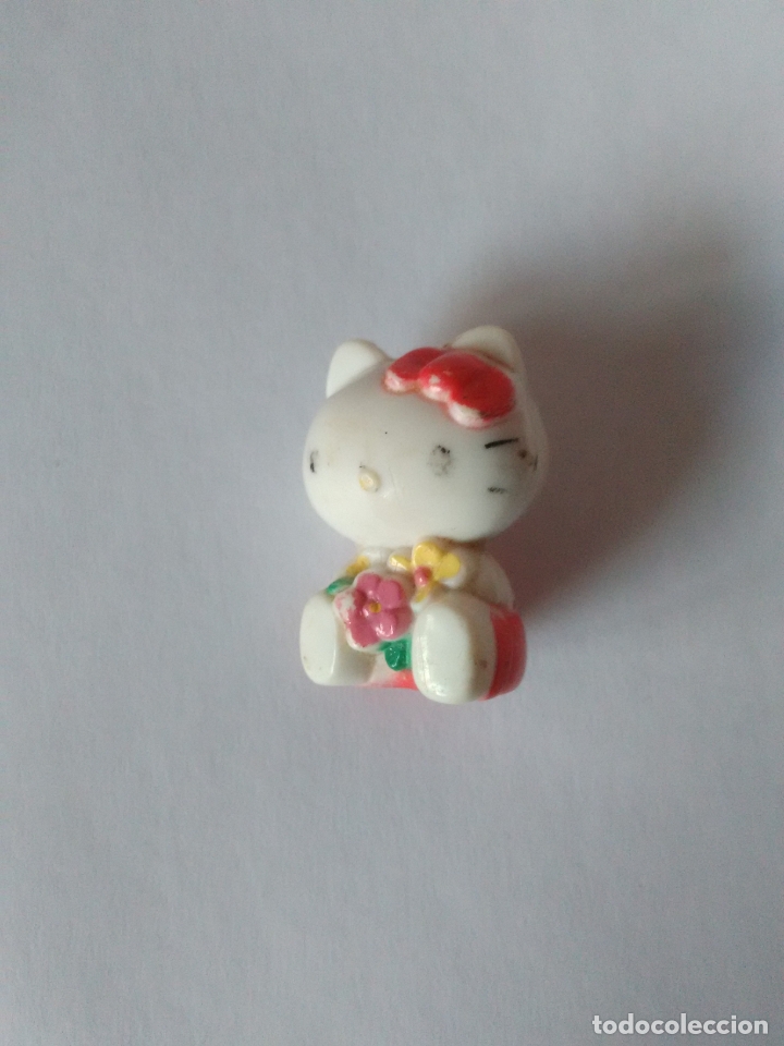 Juguetes antiguos y Juegos de colecci&oacute;n: MINI JUGUETE DE PL&Aacute;STICO FIGURA HELLO KITTY MIDE 2 X 3 CM APROX