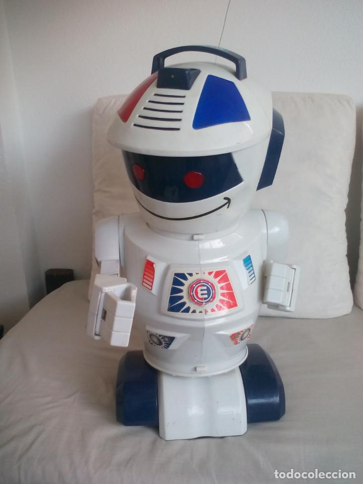 robot jouet emilio