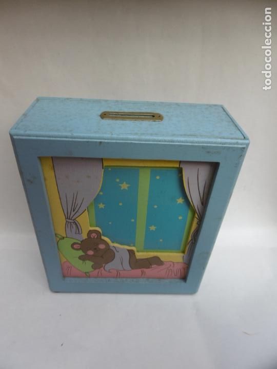 Juguetes antiguos y Juegos de colecci&oacute;n: HUCHA INFANTIL DE MADERA -  LARGO 14 CM - ALTO 16 CM - ANCHO 6 CM- SIN USAR