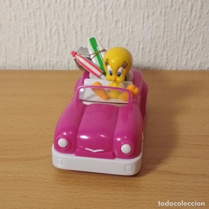 Juguetes antiguos y Juegos de colecci&oacute;n: Piol&iacute;n coche descapotable rosa. Looney Tunes Warner Bros. Pelota de playa, tabla surf. Retrofricci&oacute;n