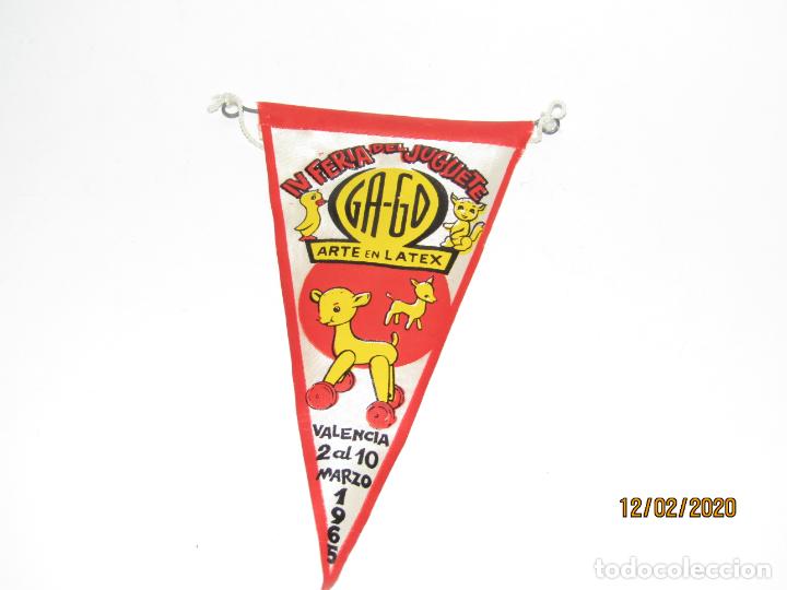 Juguetes antiguos y Juegos de colecci&oacute;n: Antiguo Bander&iacute;n Publicidad de GA-GO Arte en Latex 4&ordf; Feria del Juguete en Valencia Marzo de 1965