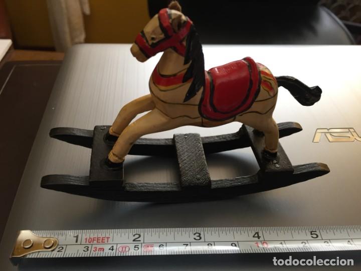 Juguetes antiguos y juegos de colecci&oacute;n: Caballos de madera - Foto 4
