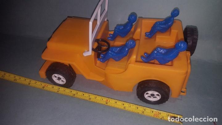 Juguetes antiguos y juegos de colecci&oacute;n: JEEP DE PLASTICO- SHAMBERS- GUFFER
