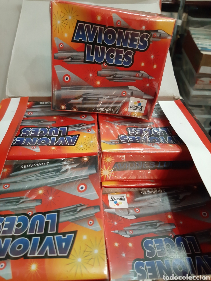 Brinquedos antigos e Jogos de cole&ccedil;&atilde;o: Aviones piresa 12 estuches x 2 aviones luces 5414