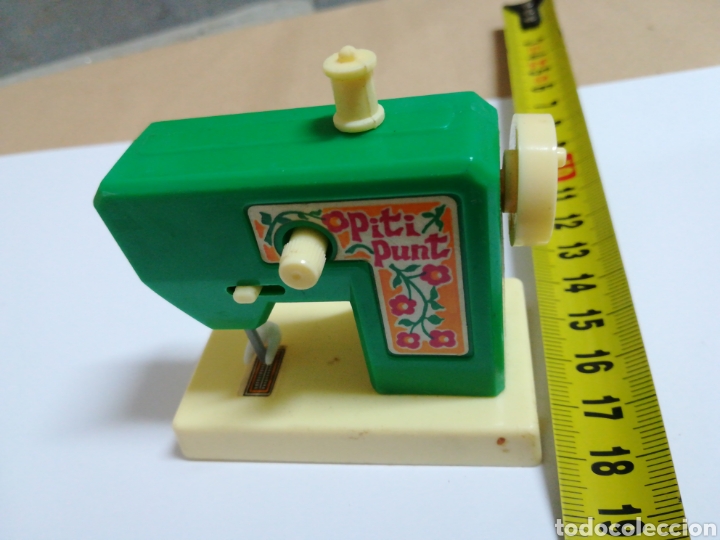 Juguetes antiguos y juegos de colecci&oacute;n: Rara Maquina coser juguete pl&aacute;stico vintage piti punt juguetes mi made in Spain funciona