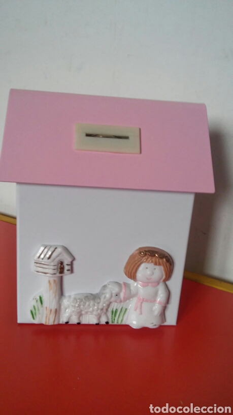 Juguetes antiguos y Juegos de colecci&oacute;n: HUCHA CASA MUSICAL MET&Aacute;LICA ROSA.RECUERDO DE PRIMERA COMUNI&Oacute;N.MAYSE 80S.SIN USO.