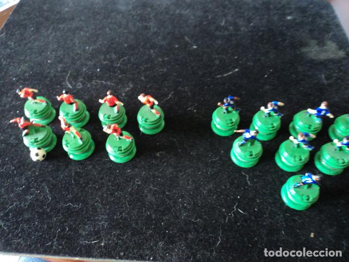 Juguetes antiguos y juegos de colecci&oacute;n: 15 JUGADORES DE FUTBOL CON PELOTA IMANTADA, PARA RECAMBIOS DE JUEGO