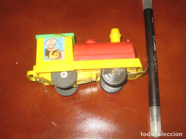 Juguetes antiguos y juegos de colecci&oacute;n: MAQUINA DE TREN ELECTRICA ( A PILAS) - A&Ntilde;OS 70