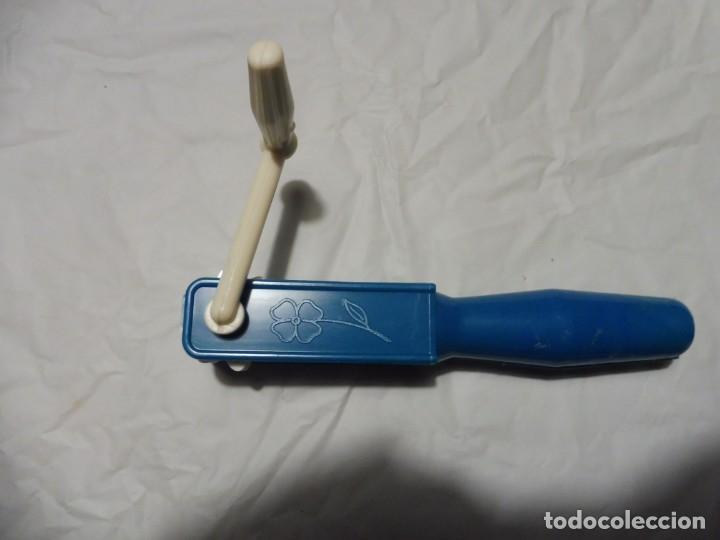 Juguetes antiguos y Juegos de colecci&oacute;n: Carraca azul pl&aacute;stico kiosko a&ntilde;os 80 nuevo