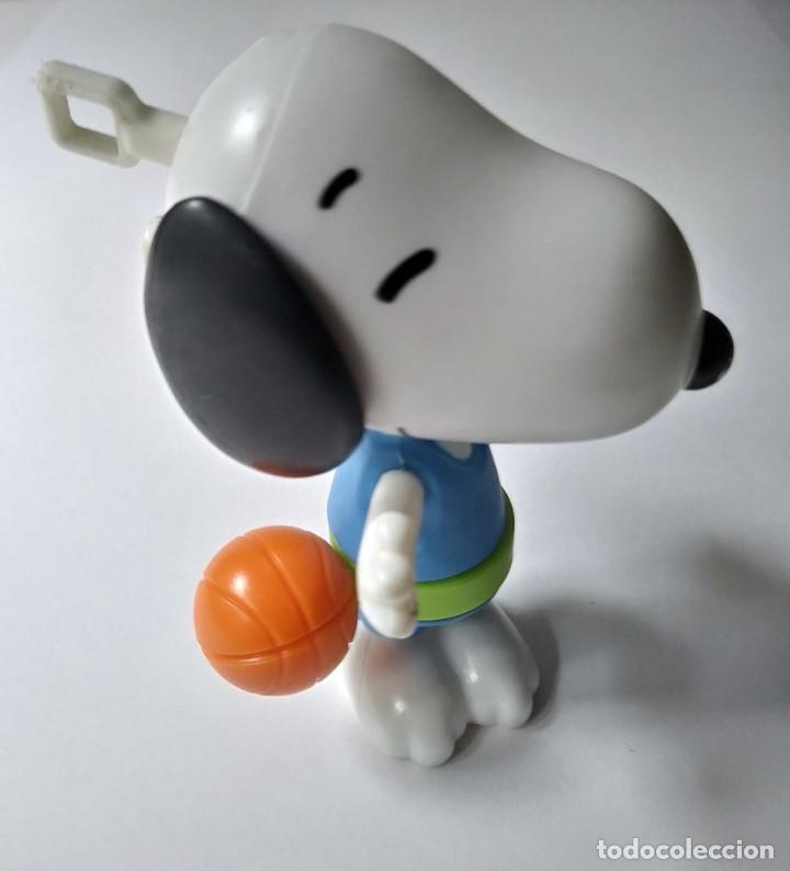 Juguetes antiguos y Juegos de colecci&oacute;n: figura Snoopy balon m&oacute;vil
