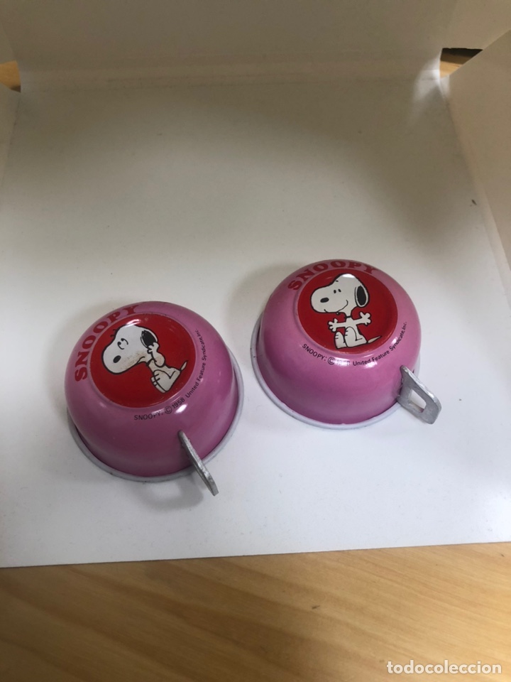 Juguetes antiguos y Juegos de colecci&oacute;n: 2 tazas de juguete metalicas de snoopy. 1958