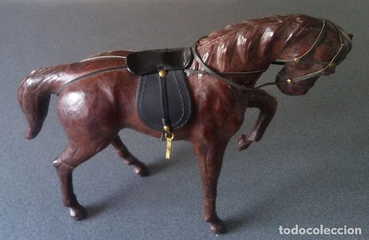 Caballo de juguete en cuero para caballo 36cm