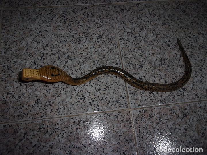 Juguetes antiguos y juegos de colecci&oacute;n: SERPIENTE DE MADERA ARTICULADA - COBRA.