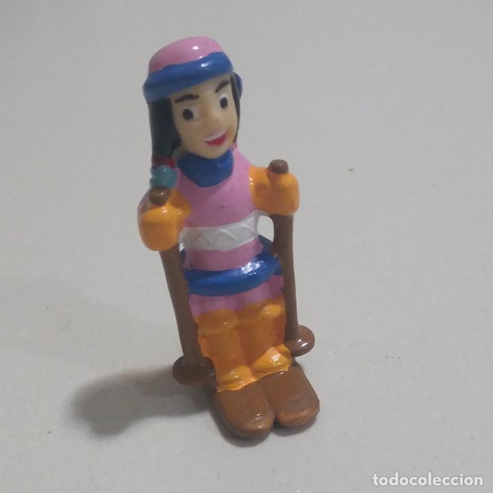 Juguetes antiguos y juegos de colecci&oacute;n: tumador serie 1 mu&ntilde;eco mini figura india mu&ntilde;equito miniatura figurita esquiador esqui esquis indio