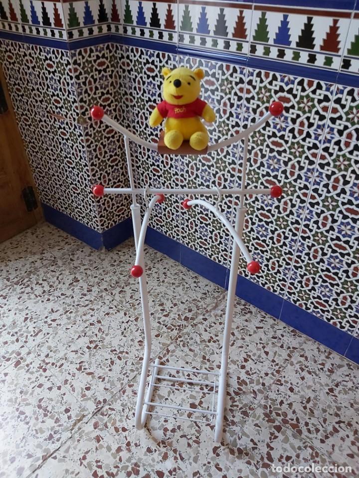 Juguetes antiguos y juegos de colecci&oacute;n: Perchero infantil Winnie the pooh