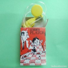 Juguetes antiguos y Juegos de colección: ARTICULOS DE BROMAS -LEVANTA PLATOS - AÑOS 70 * NUEVO A ESTRENAR