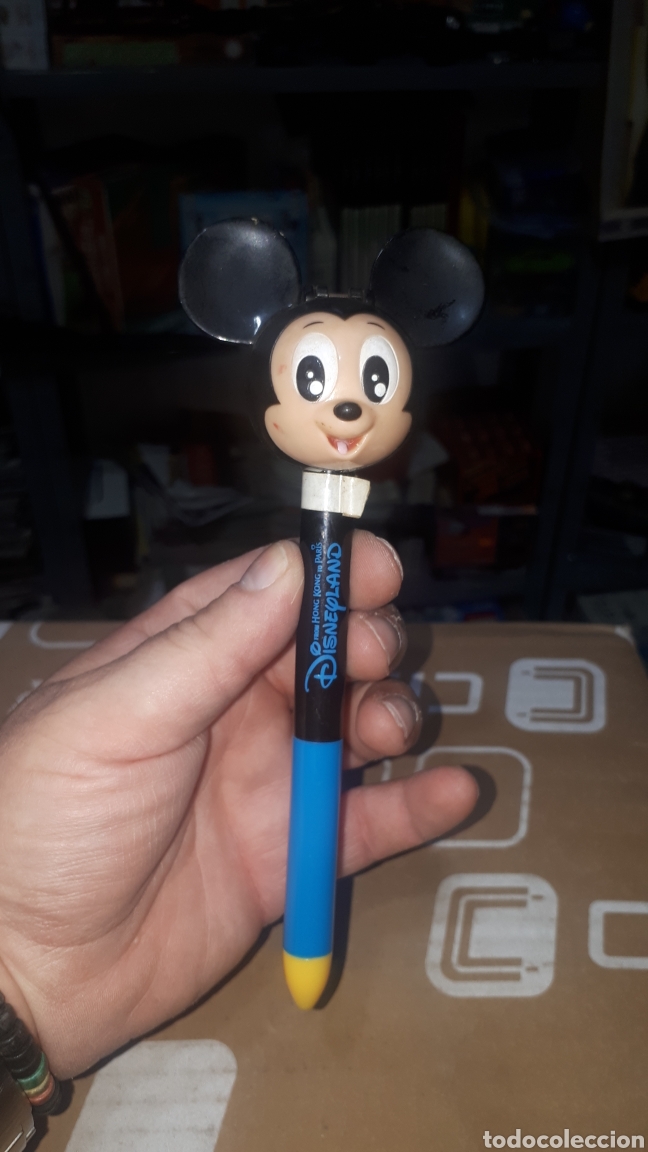 Juguetes antiguos y Juegos de colecci&oacute;n: Gracioso boligrafo recuerdo DISNEYLAND HONG KONG TO PARIS