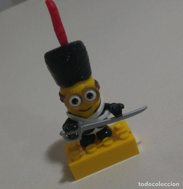 Juguetes antiguos y Juegos de colecci&oacute;n: MINION MEGA BLOCK soldado napoleonico sable MU&Ntilde;ECO BLOQUE BLOK MINIONS PELICULA MU&Ntilde;ECO PIEZAS FIGURa